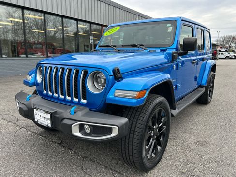 Used 2023 Jeep Wrangler Unlimited Sahara w/ Cold Weather Group AWD/4WD image 10