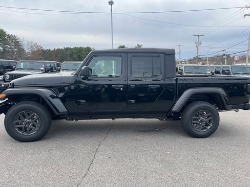 New 2026 Jeep Gladiator Sport image 4