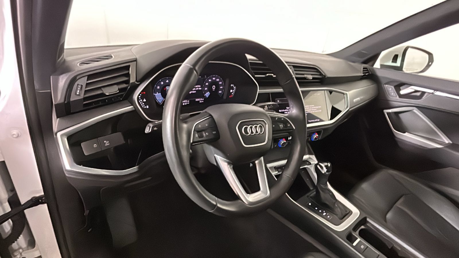 Used 2025 Audi Q3 2.0T Premium AWD/4WD image 15