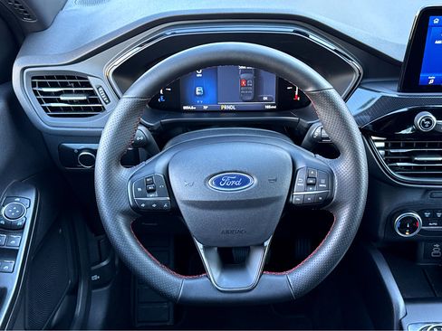 Used 2025 Ford Escape ST-Line image 16