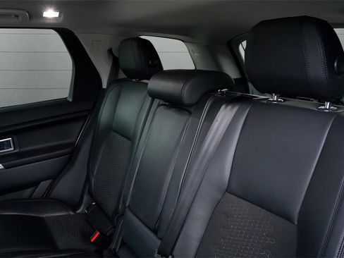 Used 2019 Land Rover Discovery Sport SE image 46