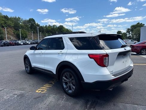 Used 2023 Ford Explorer XLT w/ Equipment Group 202A AWD/4WD image 4