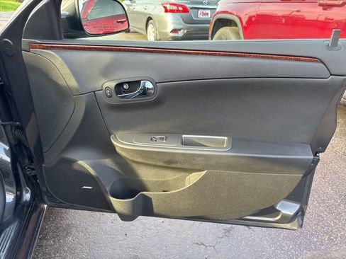 Used 2011 Chevrolet Malibu LTZ image 26