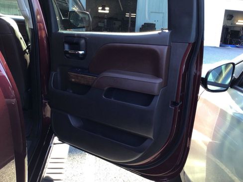 Used 2017 Chevrolet Silverado 1500 High Country AWD/4WD image 6