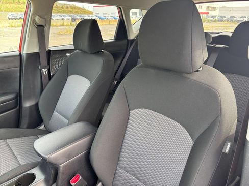 Used 2025 Kia Soul LX w/ LX Technology Package FWD image 27