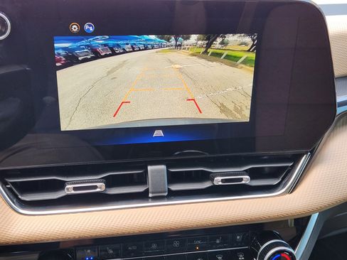 Used 2025 Chevrolet Equinox ACTIV w/ Convenience Package III FWD image 40