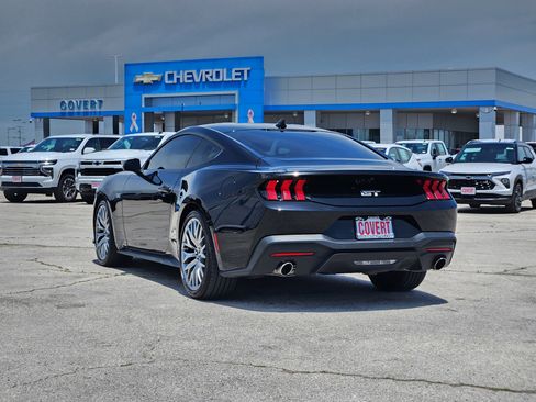 Used 2025 Ford Mustang GT Premium RWD image 5