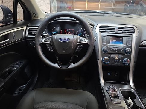 Used 2018 Ford Fusion SE image 15