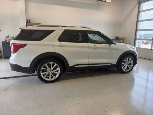 Used 2022 Ford Explorer Platinum w/ Technology Package AWD/4WD image 12