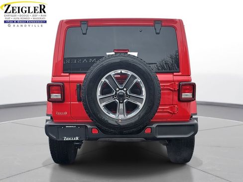 Used 2022 Jeep Wrangler Unlimited Sahara w/ Cold Weather Group image 6