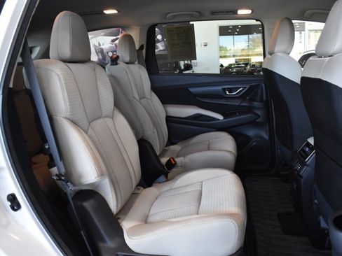 Used 2024 Subaru Ascent Premium w/ Convenience Package image 28