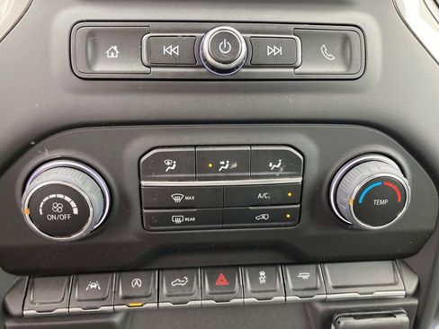 Used 2023 Chevrolet Silverado 1500 Custom image 18