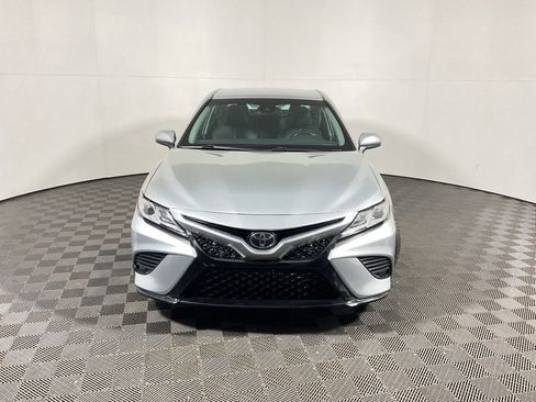Used 2018 Toyota Camry SE image 4