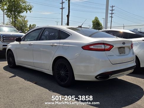 Used 2014 Ford Fusion SE w/ Equipment Group 202A FWD image 3