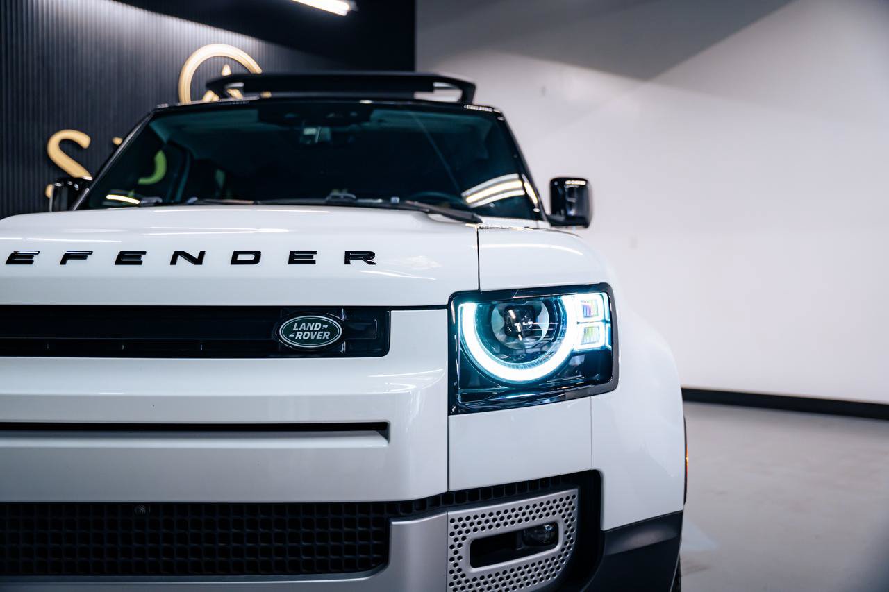 Used 2025 Land Rover Defender 110 S AWD/4WD image 14