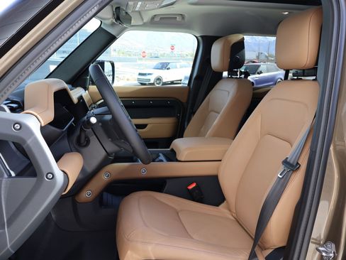 New 2026 Land Rover Defender 110 X-Dynamic SE image 17