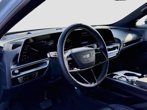 Used 2024 Cadillac Lyriq Tech RWD image 9