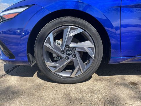 Used 2025 Hyundai Elantra SEL image 34