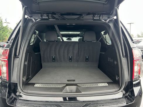 Used 2024 Chevrolet Suburban Z71 image 24