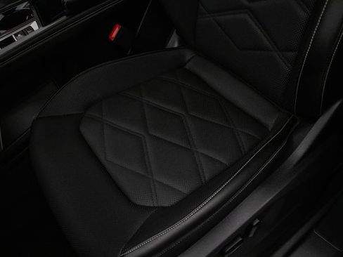 Used 2024 Volkswagen Atlas SE image 30