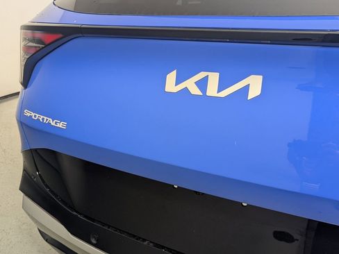 New 2026 Kia Sportage SX image 8