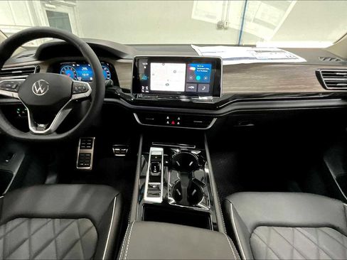 New 2026 Volkswagen Atlas SEL Premium R-Line image 7