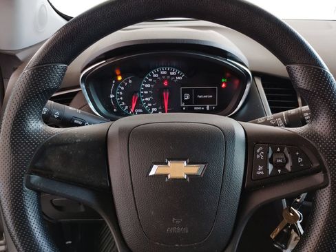 Used 2018 Chevrolet Trax LS AWD/4WD image 29