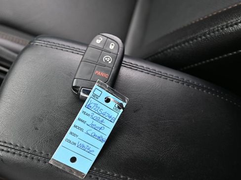 Used 2023 Jeep Compass Limited image 18