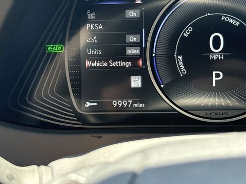 Certified 2024 Lexus UX 250h F Sport FWD image 22