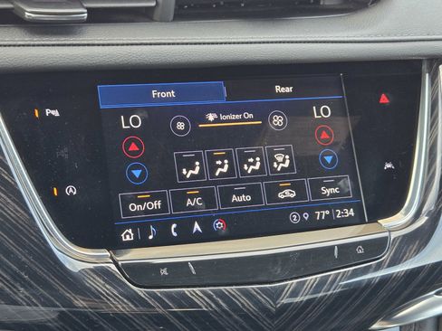 Certified 2025 Cadillac XT6 Premium Luxury image 18