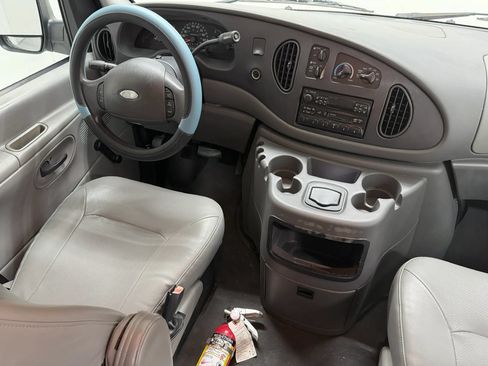 Used 2003 Ford E-350 and Econoline 350 XL RWD image 64