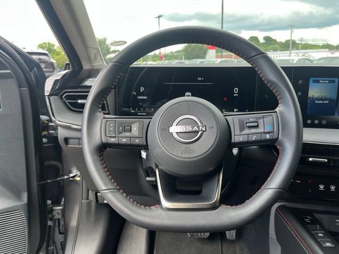 Used 2026 Nissan Kicks SR FWD image 23