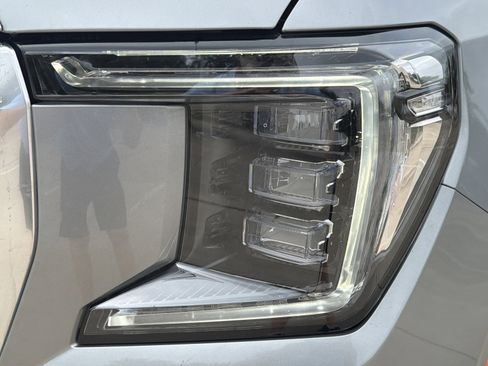 Used 2023 GMC Yukon Denali RWD image 22