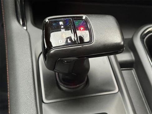 Used 2022 GMC Sierra 1500 AT4 w/ AT4 Premium Package image 29