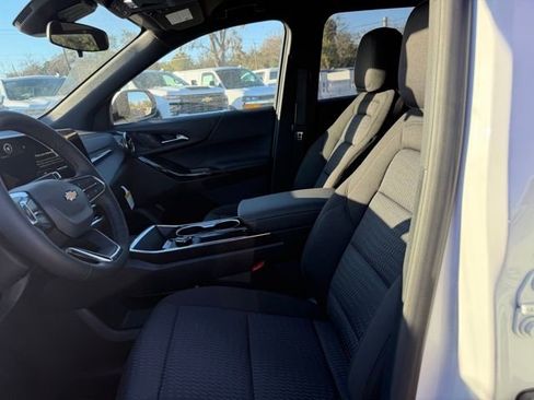 New 2026 Chevrolet Equinox LT image 18