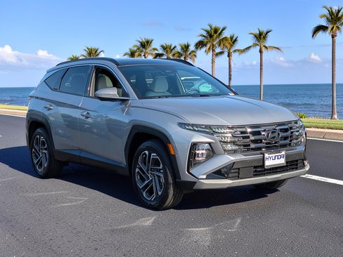 Certified 2025 Hyundai Tucson Limited AWD/4WD image 5