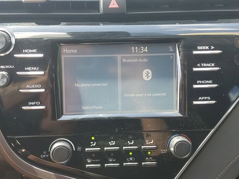 Certified 2018 Toyota Camry LE w/ Convenience Package image 24