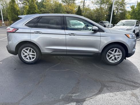 Used 2024 Ford Edge SEL image 9