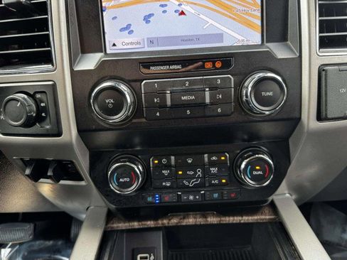 Used 2019 Ford F250 Lariat w/ Lariat Ultimate Package AWD/4WD image 34