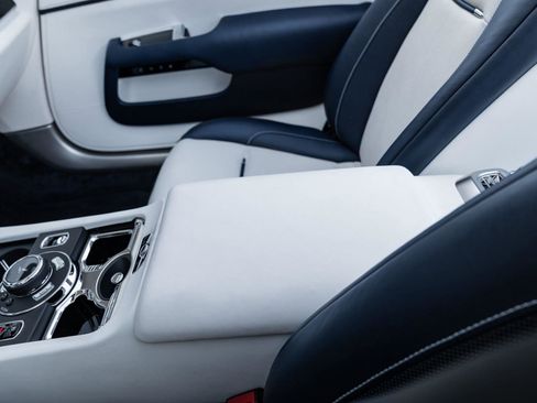 Used 2018 Rolls-Royce Dawn image 41