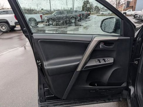 Used 2018 Toyota RAV4 XLE w/ Plus Extra Value Package image 5