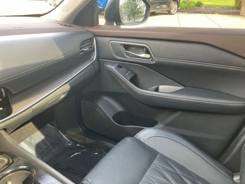 Used 2021 Nissan Rogue Platinum AWD/4WD image 29