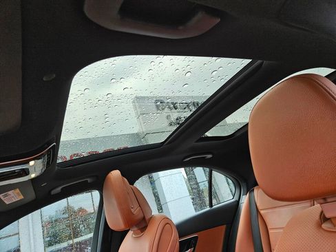 Used 2022 Mercedes-Benz C 300 4MATIC Sedan image 21