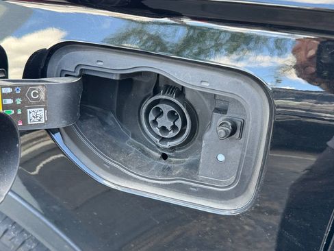 Used 2023 Jeep Grand Cherokee 4WD 4xe image 8