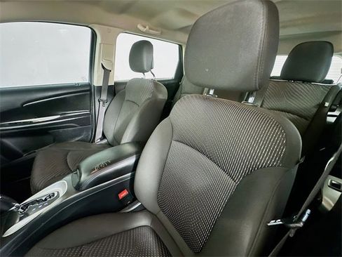 Used 2020 Dodge Journey SE w/ Blacktop Package image 19