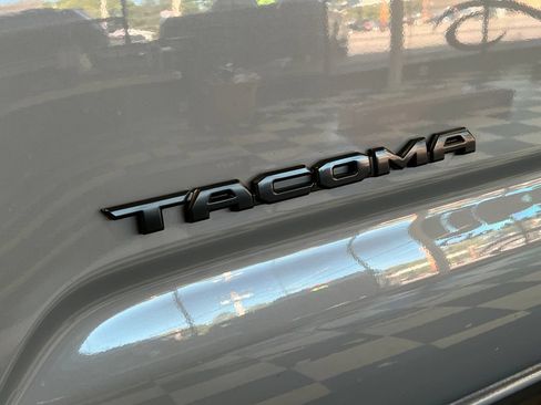 Used 2021 Toyota Tacoma TRD Sport w/ Technology Package AWD/4WD image 6