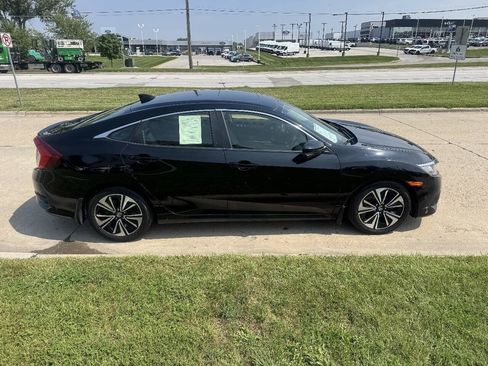 Used 2018 Honda Civic EX-L image 6
