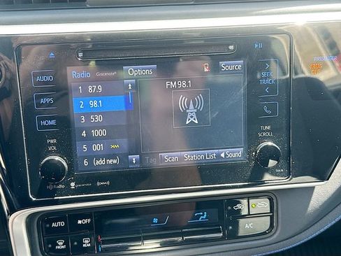 Used 2019 Toyota Corolla XSE FWD image 15