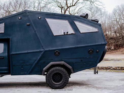 Used 2022 Ford F550 4x4 Crew Cab Super Duty w/ Power Equipment Group image 5