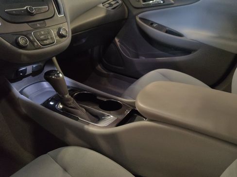 Used 2018 Chevrolet Malibu LS w/ LPO, Convenience Package 1 FWD image 26